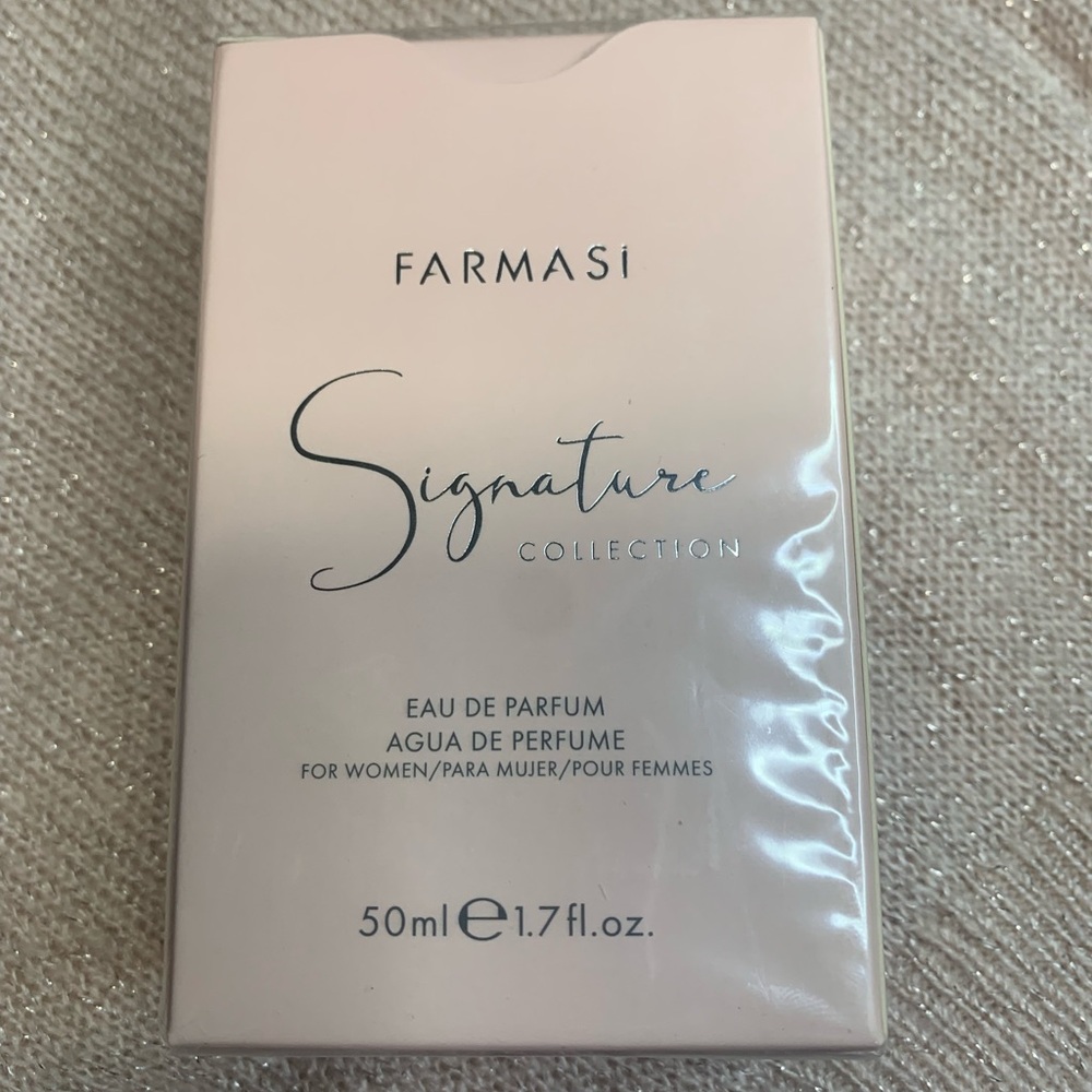 Farmasi Eau de Parfum in Pale Pink Packaging